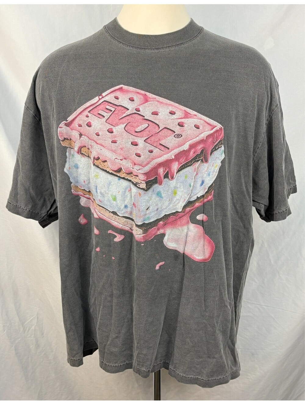 Shaka Wear Garment Dye "Love Is Evol" Men's 2XLCharcoal Grey Graphic T-Shirt